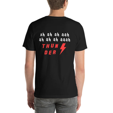 Vista trasera de la camiseta C2C Thunder negra con rayo rojo y letras